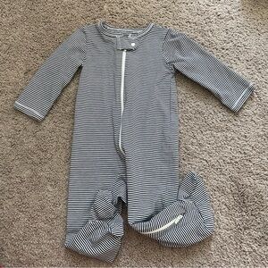9m NWOT Carters Just One You zippered footies footie pajamas in navy blue stripe